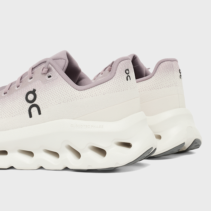 On Wmns Cloudtilt purple 93941 5