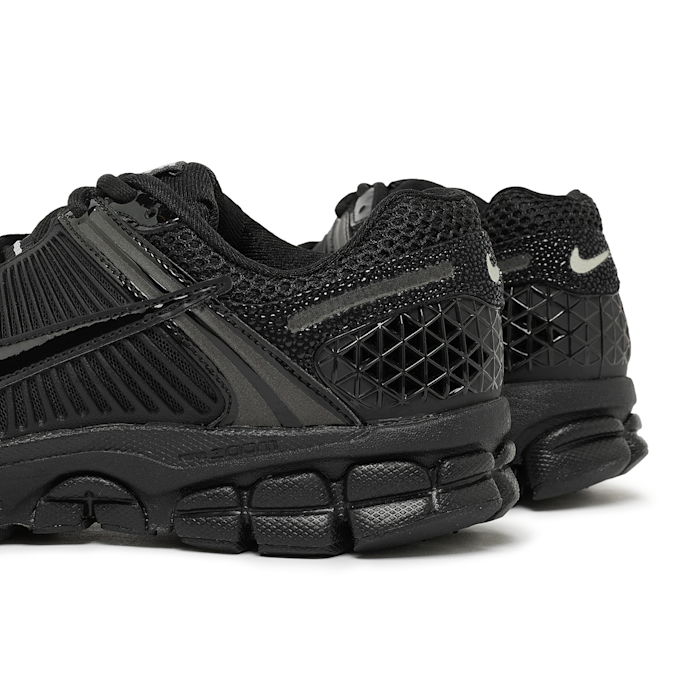 Nike   Wmns Zoom Vomero 5 black 94490 5