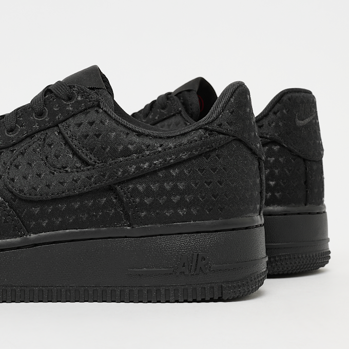 Nike Wmns Air Force 1´07 Low SE "Valentine's Day 2026" schwarz 94506 5