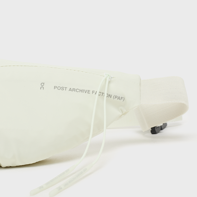 On x PAF Run Belt beige 95317 4