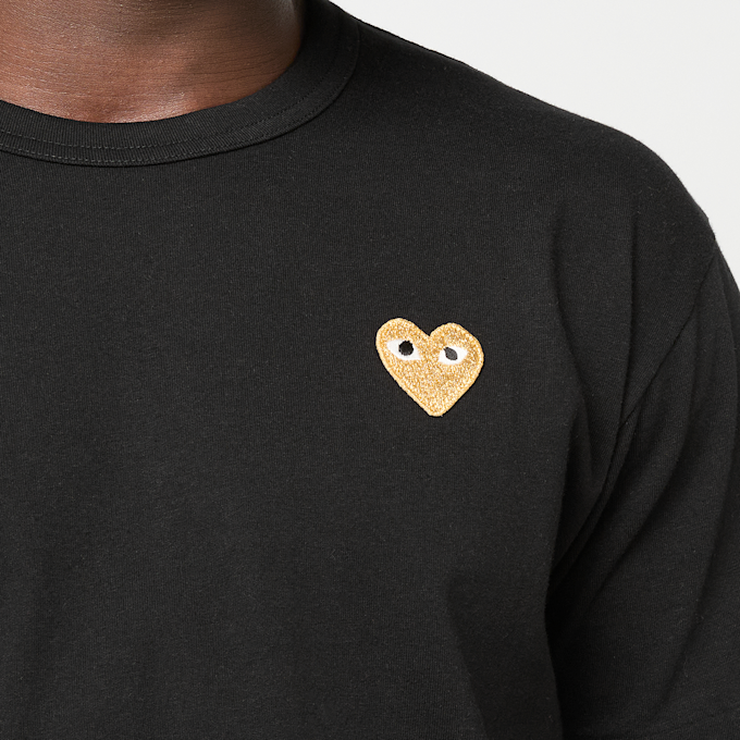 Comme des Garcons Play T-Shirt Gold Emblem Gold Heart zwart 95346 3