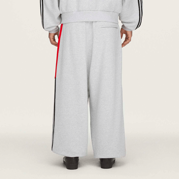 adidas Originals x Willy Chavarria Art Sweatpant grau 95787 3