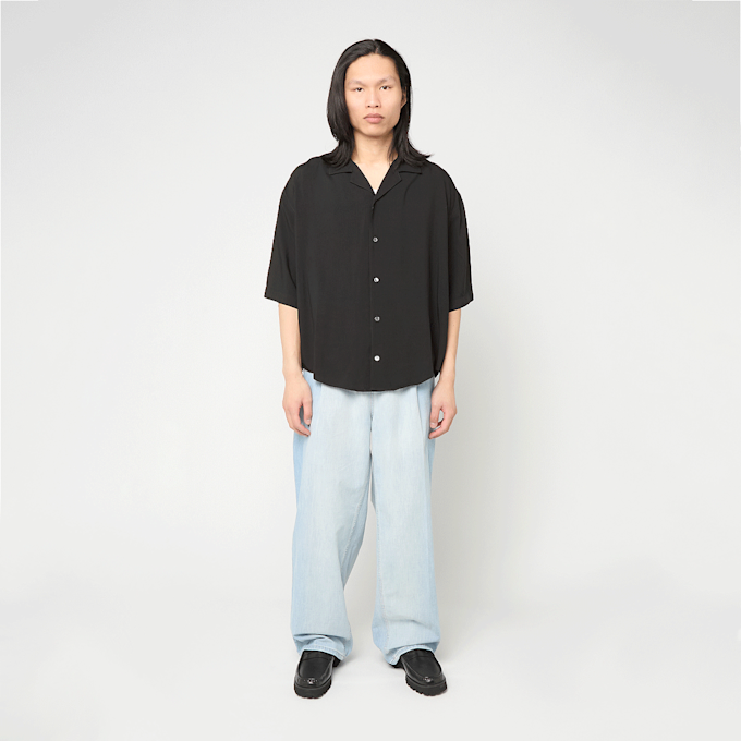 AMI PARIS Shortsleeve Boxy Shirt Camp Collar Embroidered ADC zwart 95942 2