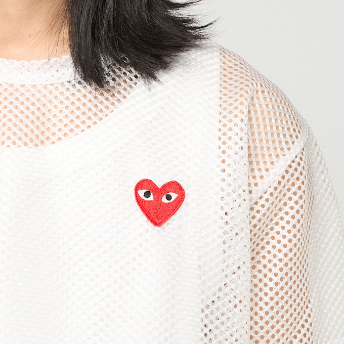 Comme des Garcons Play T-Shirt Red Emblem Mesh Red Heart weiß 96052 3