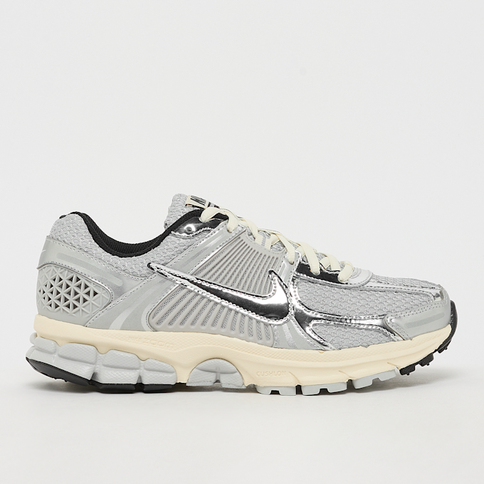 Nike   Zoom Vomero 5 zilver 98051 2