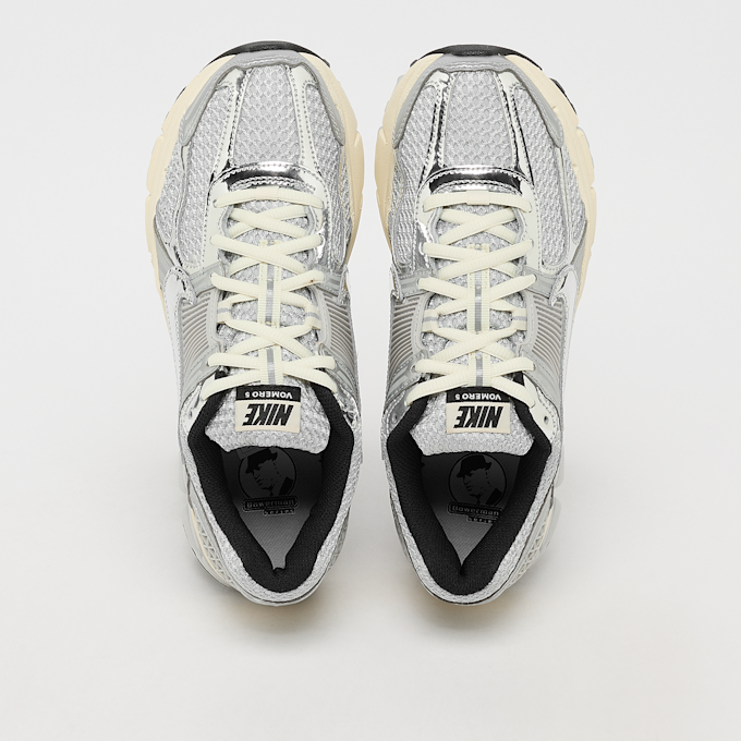 Nike   Zoom Vomero 5 zilver 98051 4