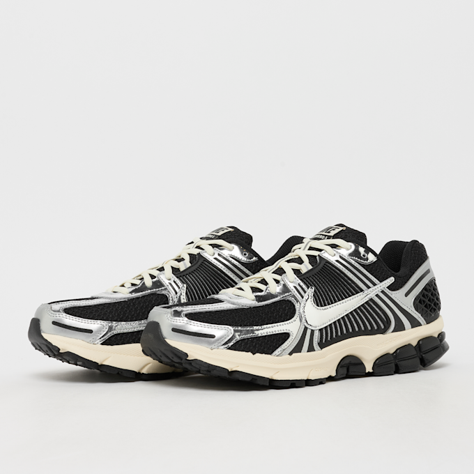 Nike   Zoom Vomero 5 zwart 98042 1