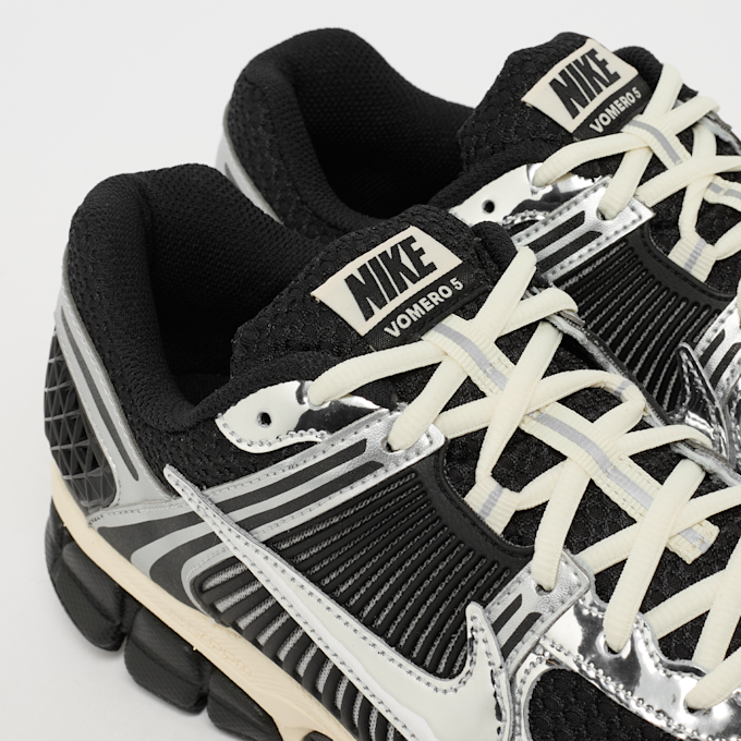 Nike   Zoom Vomero 5 zwart 98042 6