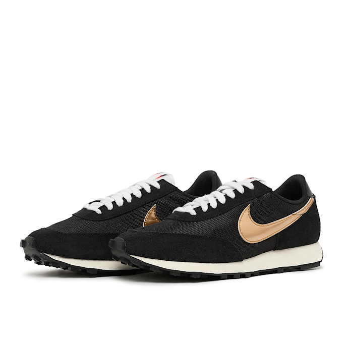 Nike   Daybreak SP gold 98567 1