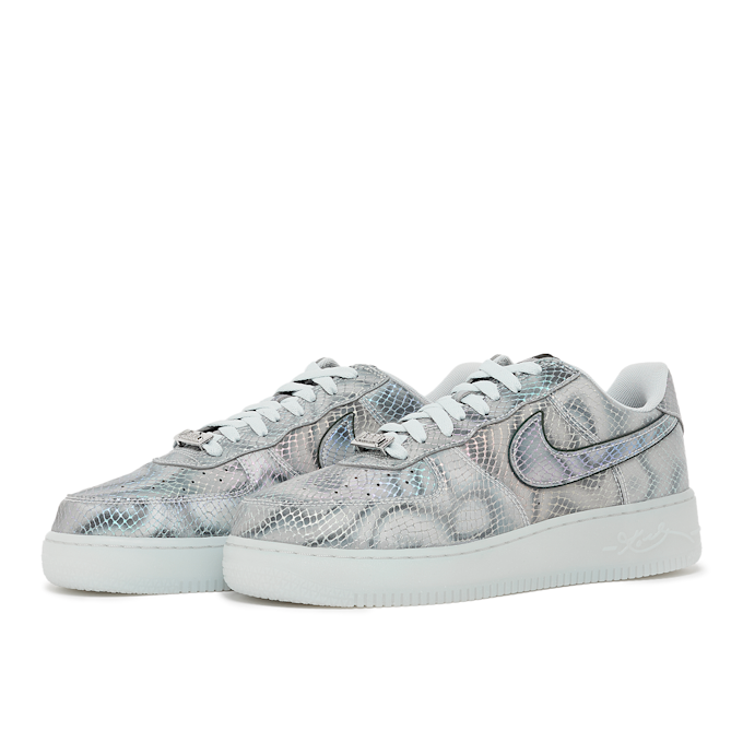 Nike   x Kobe Bryant Wmns Air Force 1 Low "Lenticular" grey 98628 1