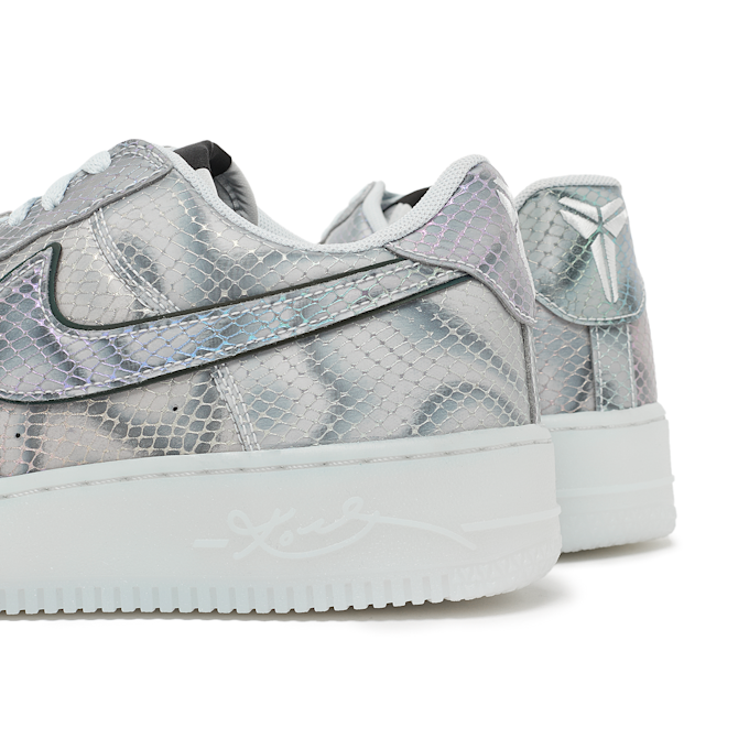 Nike   x Kobe Bryant Wmns Air Force 1 Low "Lenticular" grau 98628 5
