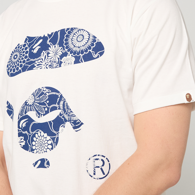 A Bathing Ape Japanese Indigo Art Camo Ape Face Tee weiß 99442 4