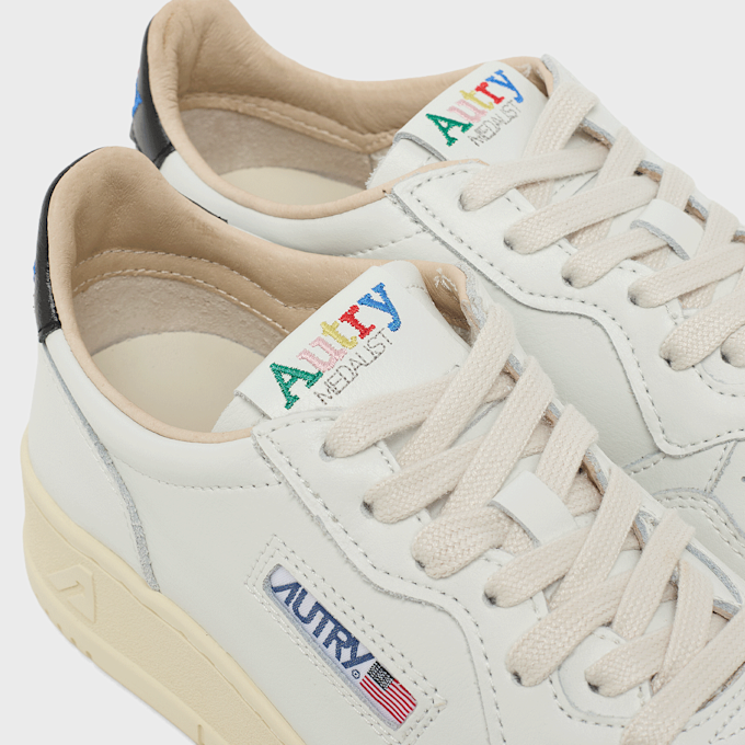 Autry Wmns Medalist Low wit 100133 6