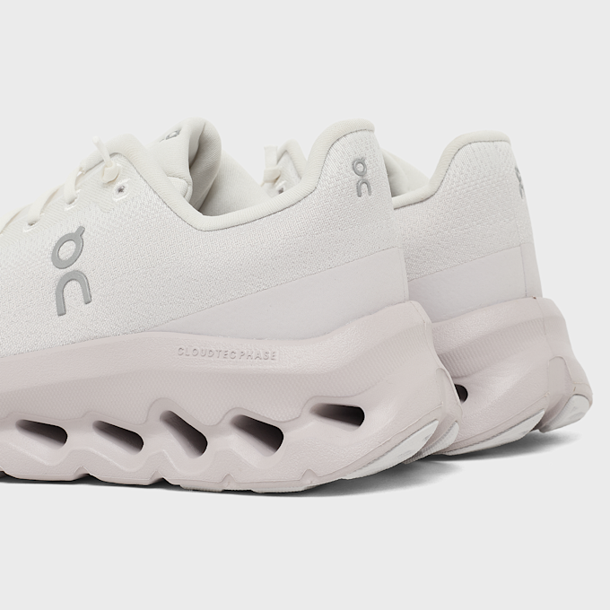 On Wmns Cloudtilt grau 100247 5