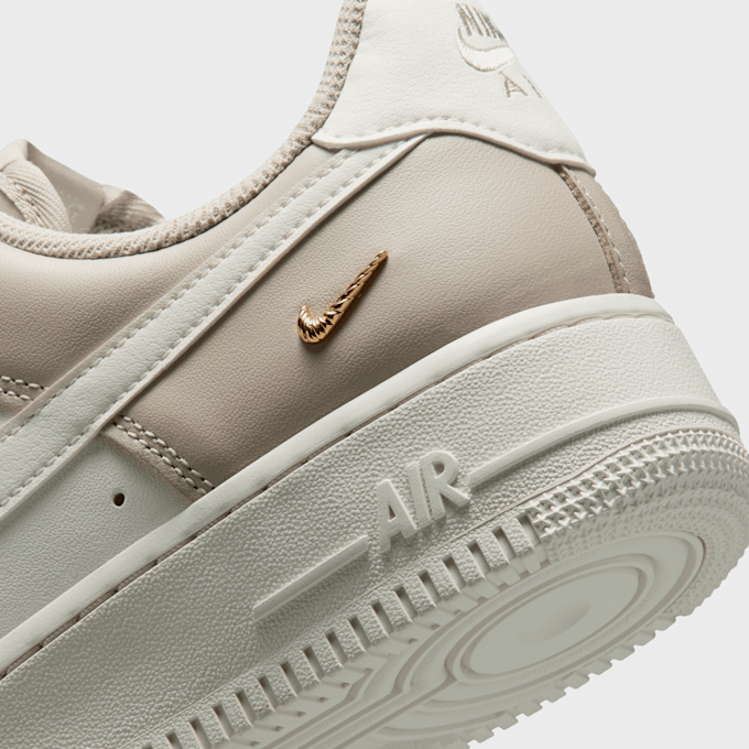 Nike   Wmns Air Force 1 '07 beige 101256 8
