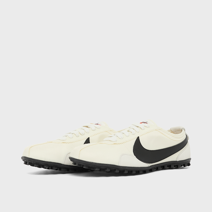 Nike Wmns Moon Racer "Soft Pearl and Black" gelb 103327 1