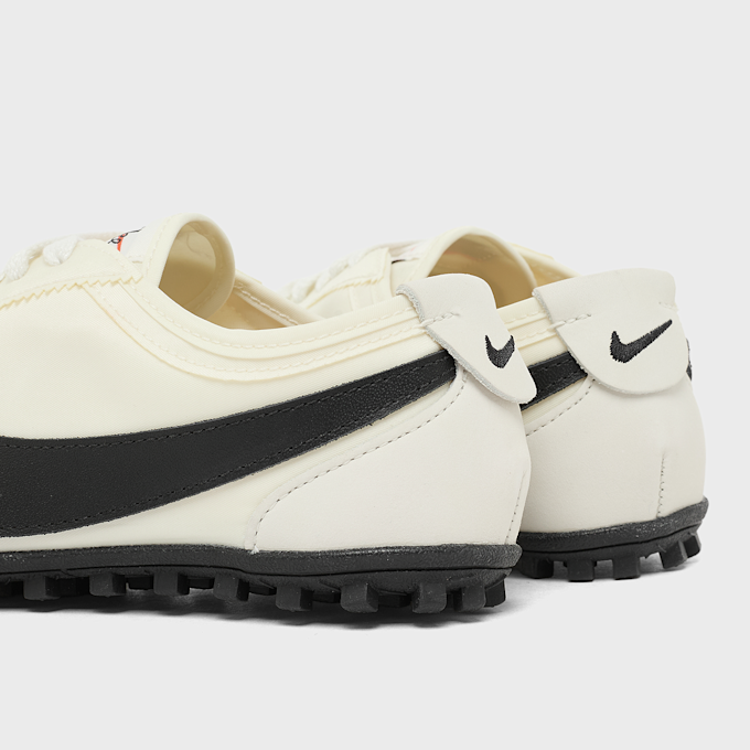 Nike Wmns Moon Racer "Soft Pearl and Black" gelb 103327 5