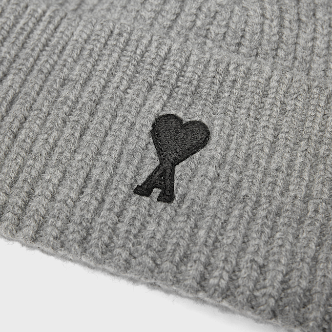 AMI PARIS Beanie With Contrasted Ami De Coeur grijs 106029 3