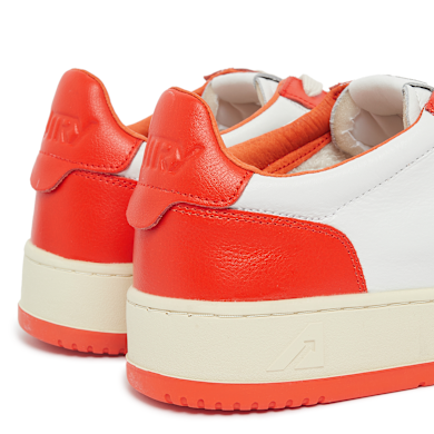 Kaufe Autry Medalist Low Man in leat/leat tangerine | AULMWB21