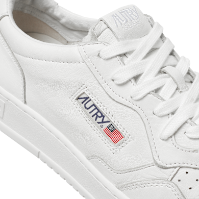 Buy Autry Medalist Low Man SG10 in solid goat white | AULMSG10