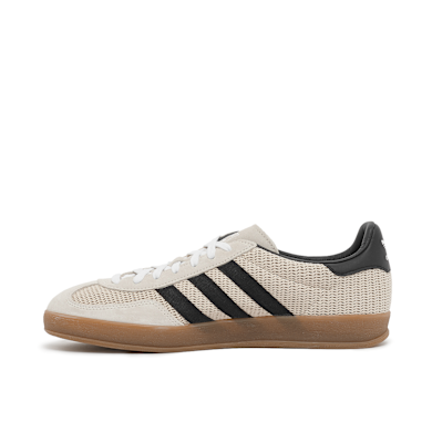 adidas Gazelle スニーカー ベージュ/ブラック Buy adidas Originals Wmns Gazelle Indoor in alumina/core black/gum
