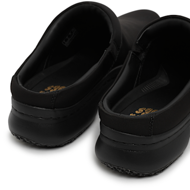 Buy Clarks x Martine Rose Wmns Cur Clog 1 in zwart | 26180946