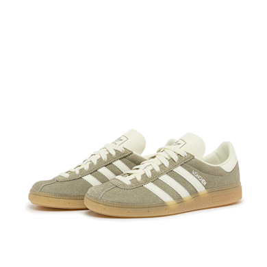みる Buy adidas Originals Wmns Muenchen in silpeb/owhthe/silvmt