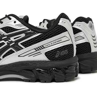 Kaufe ASICS SportStyle Wmns Gel-Kayano 12.1 in silber | 1203A759