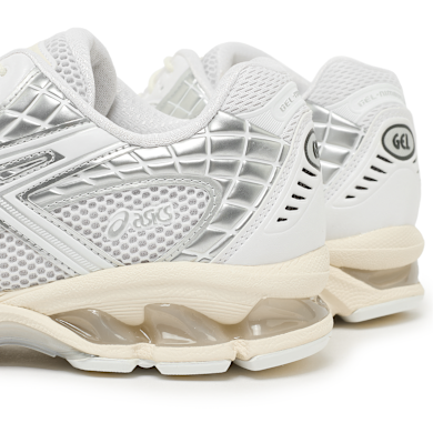 Kaufe ASICS SportStyle Gel-Nimbus 10-1 in weiß | 1203A761-100