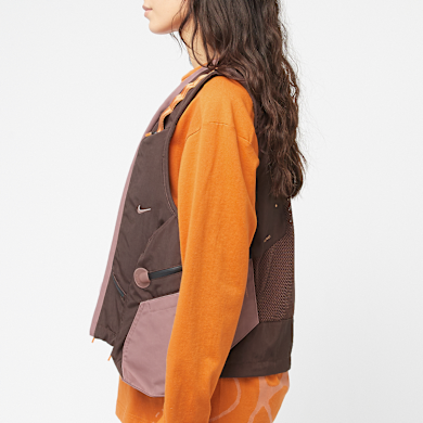 Buy Nike Wmns Ispa Adapt Modular Vest in earth/smokey mauve