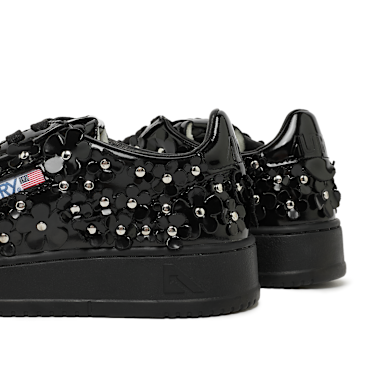 Buy Autry Wmns Medalist Low in black | AULWPW01 | solebox