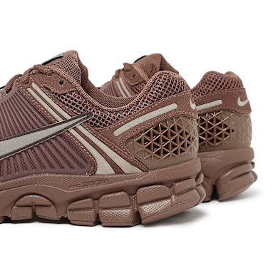 Buy Nike Wmns Zoom Vomero 5 