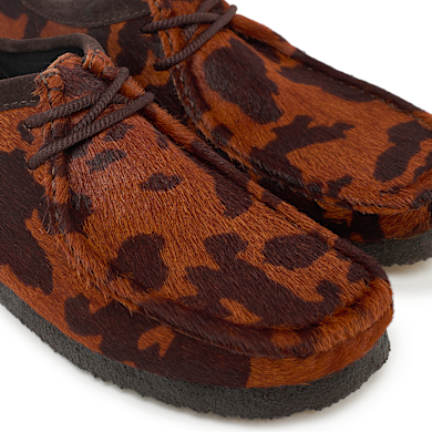 Buy Clarks Originals Wallabee in orange | 26183756 | solebox