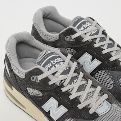 Buy New Balance 991v2 (U991RG2) in grey | U991RG2 | solebox