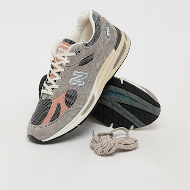 Buy New Balance 991v2 (U991GC2) in elephant skin/cork/dark gull