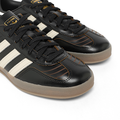 Buy adidas Originals Gazelle Indoor in core black/cream white/GUM4