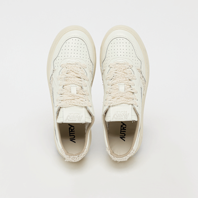 Buy Autry Wmns Medalist Low in leather/macrame marshmallow/ecru