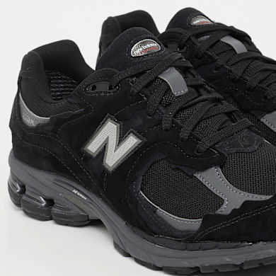 Buy New Balance 2002 Gore-Tex (U20023MB) in black | U20023MB | solebox