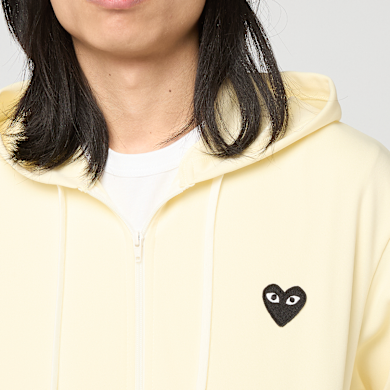 COMME des GARÇONS PLAY パーカー Mサイズ クリーム色 COMME DES GARCONS PLAY HOODIE JACKET IVORY – BLENDS