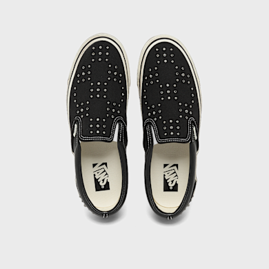 Buy Vans Wmns LX Classic Slip-On 98 Pearlized in zwart