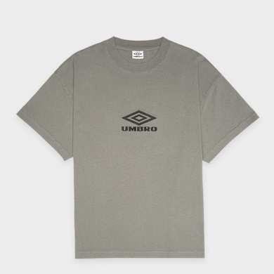 Buy Umbro by Slam Jam Og Logo T Shirt in grijs | UBMW0238JY55-0052