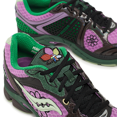 Buy Saucony x Jae Tips Triumph 4 in multi-colour | S70966-3 | solebox