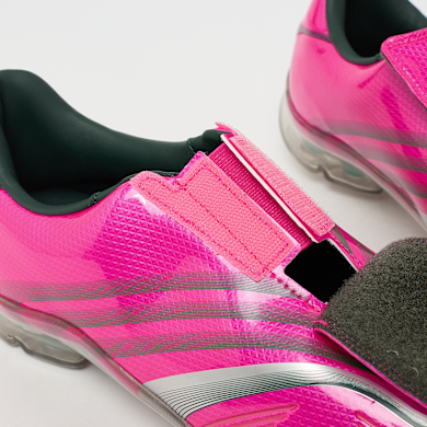 Buy adidas Originals Wmns F50 Adiframe in lichtroze | JQ9556 | solebox