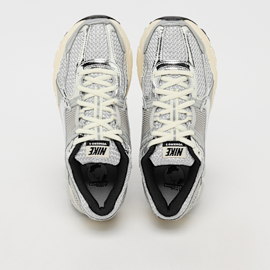 Buy Nike Zoom Vomero 5 in grey fog/chrome-metallic silver | IM3486