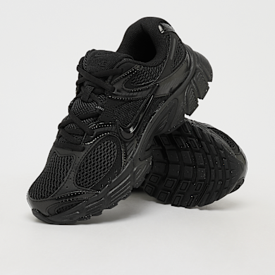 Buy Nike V5 RNR (Runner) in zwart | HQ7901-001 | solebox