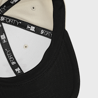 Buy New Era Side Script 9Forty® Cap New York Mets in beige