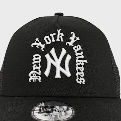 Buy New Era Wordmark Trucker New York Yankees in zwart | 60915922