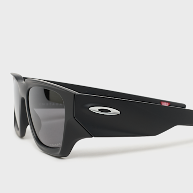 Buy Oakley Instagator in matte black/prizm grey | 0OO9514-0158