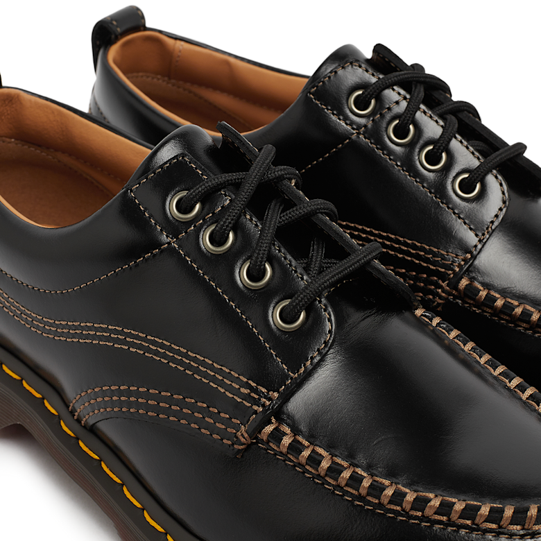 Buy Dr. Martens Lowell in schwarz | 31816001 at solebox
