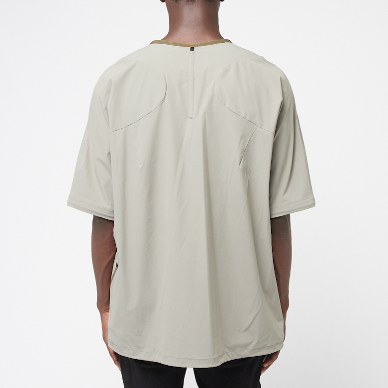 Buy Oakley Latitude Flight Convert Shell Tee in boulder green